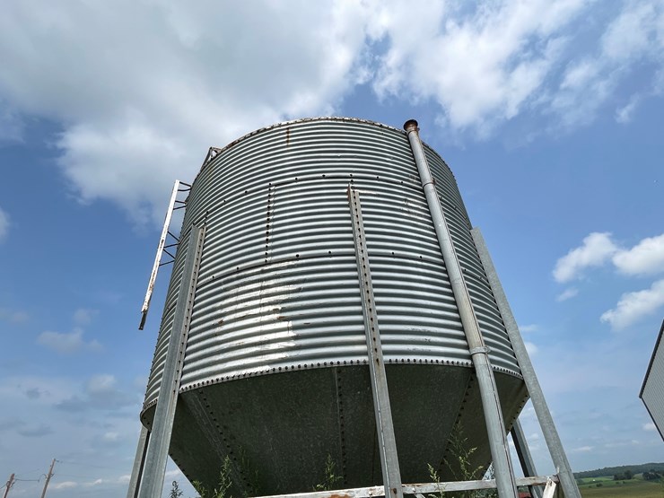 #5493-•-metal-feed-bin-image-7