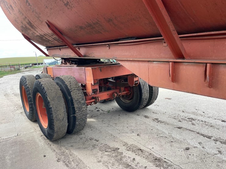 shop-built-10,000-gallon-manure-tank/running-gear-image-13
