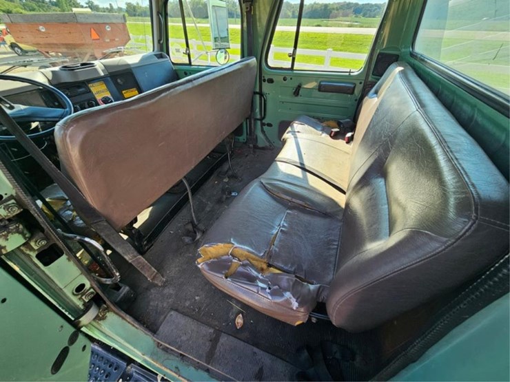 #385-•-1996-ih-4900-crew-cab-dump-truck-image-28