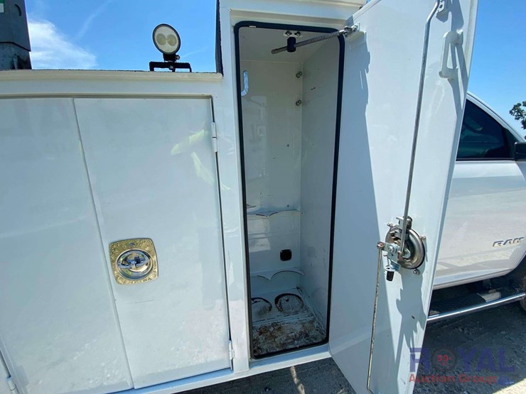 2019-dodge-ram-5500-image-29