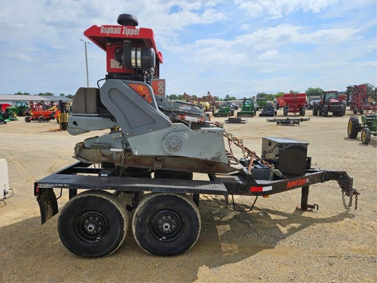#258-•-2006-zip-it-az-500-asphalt-ripper-image-6