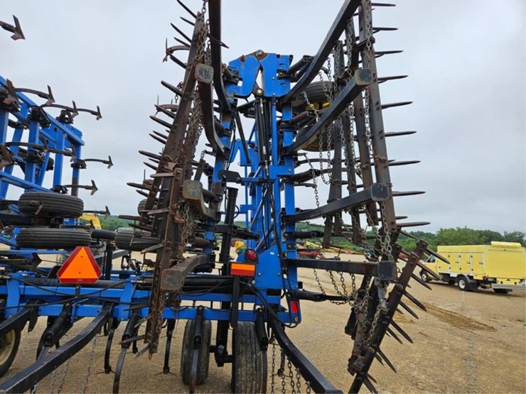 new-holland-st250-image-17