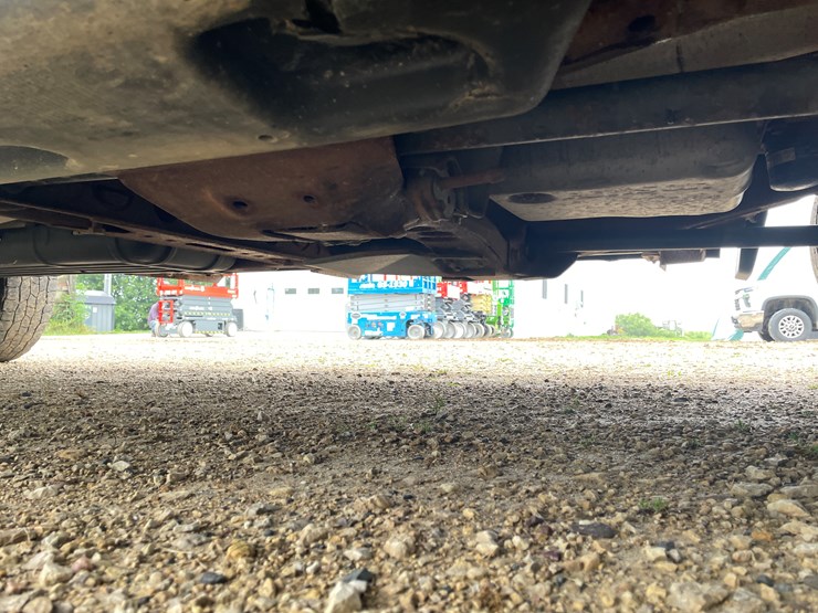 #112-•-2015-chevy-2500-diesel-4x4-pickup-(has-wi-title)-image-14
