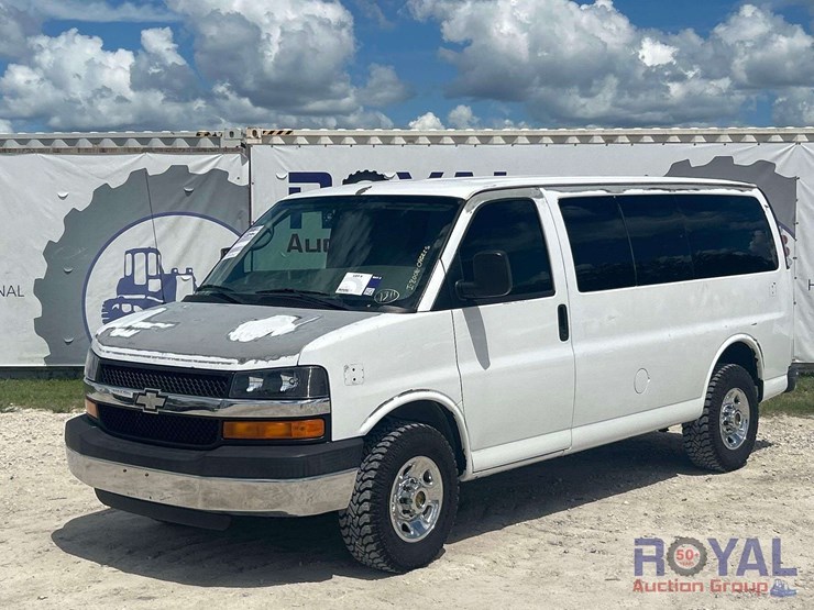2008-chevrolet-express-passenger-van-image-1