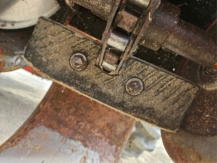 massey-ferguson-8570-image-26
