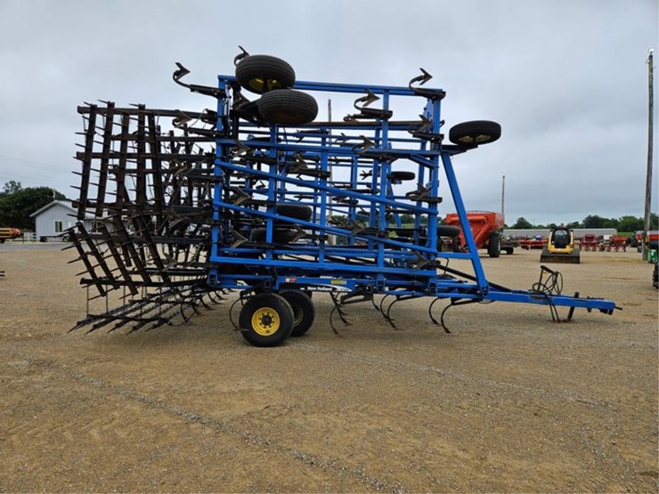 new-holland-st250-image-6