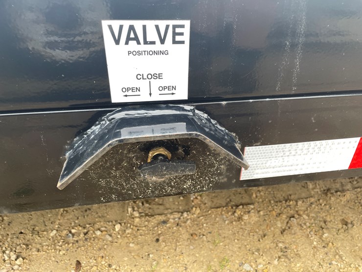 #164-•-2023-pj-tilt-top-16'-utility-trailer-(has-wi-title)-image-15