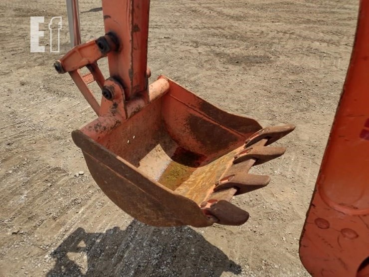 16-kubota-b26tlb-tractor-8242-image-31