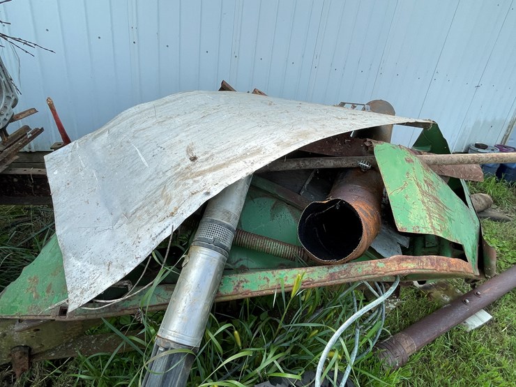 #5497-•-scrap-iron-pile-image-5