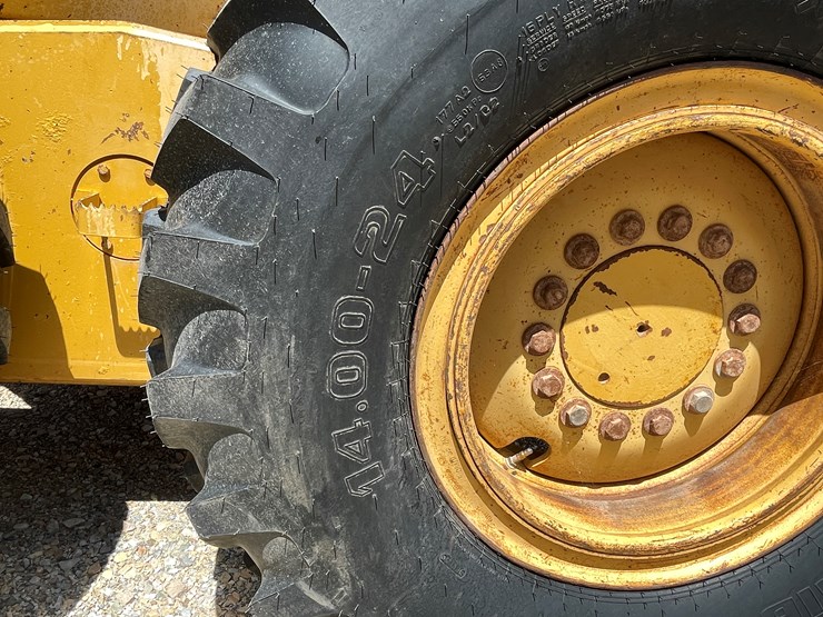 deere-672d-image-45