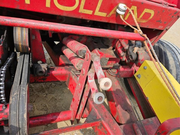 new-holland-770-image-20