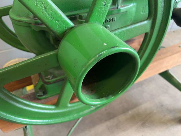 john-deere-e-1-1/2hp-engine-image-9