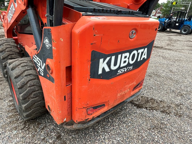 2016-kubota-ssv75-image-24