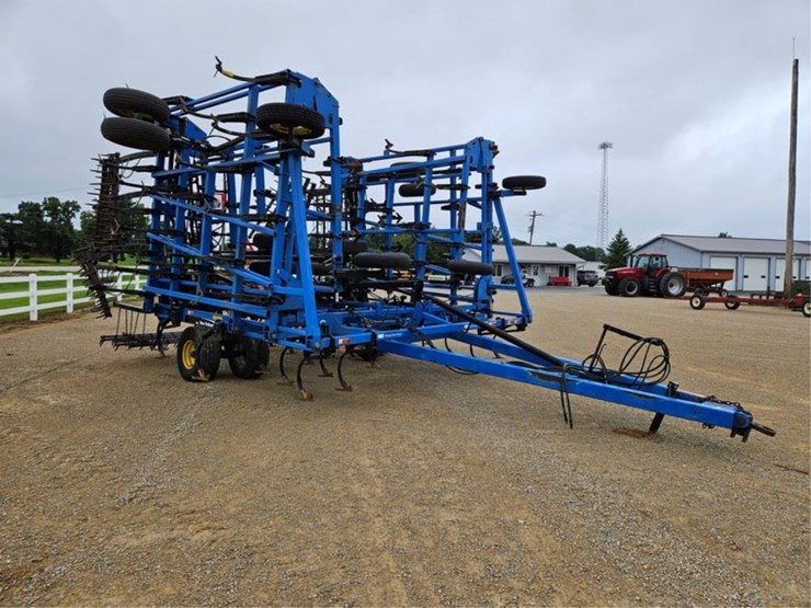 new-holland-st250-image-7