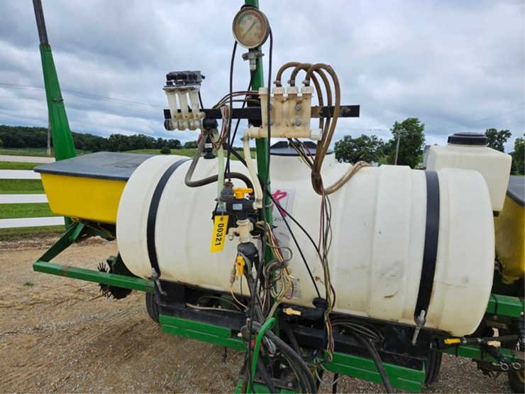 john-deere-7200-image-10