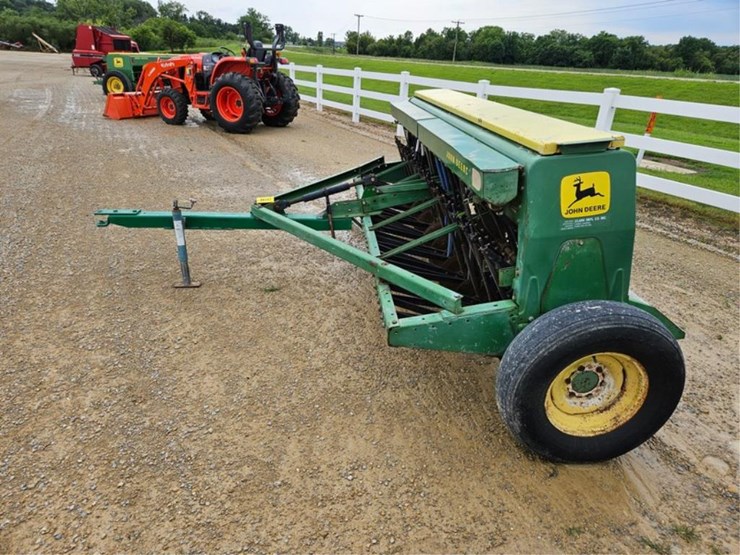 john-deere-8100-image-2