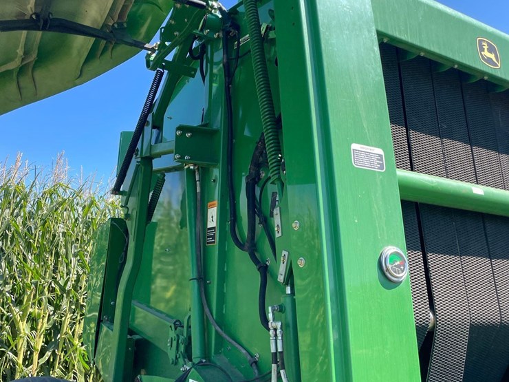 2013-john-deere-569-premium-image-32