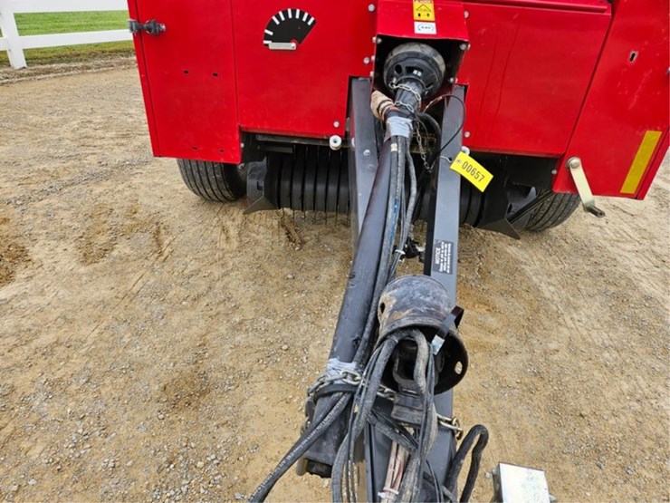 massey-ferguson-1745-image-10