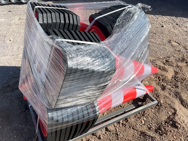 #4038-•-traffic-cones-image-12