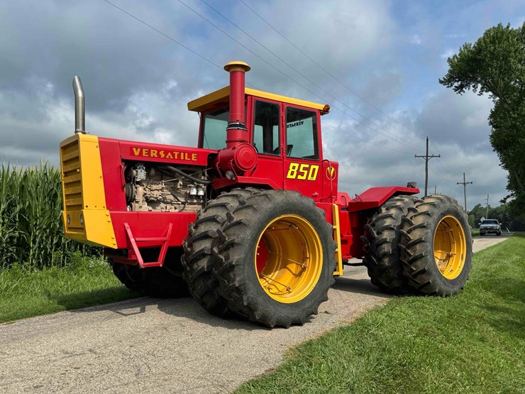 1976-versatile-850-image-3
