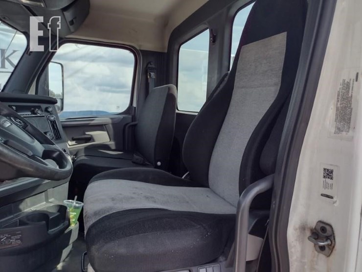 2018-18-freightliner-cascadia-truck-tractor^title^-9514-image-11
