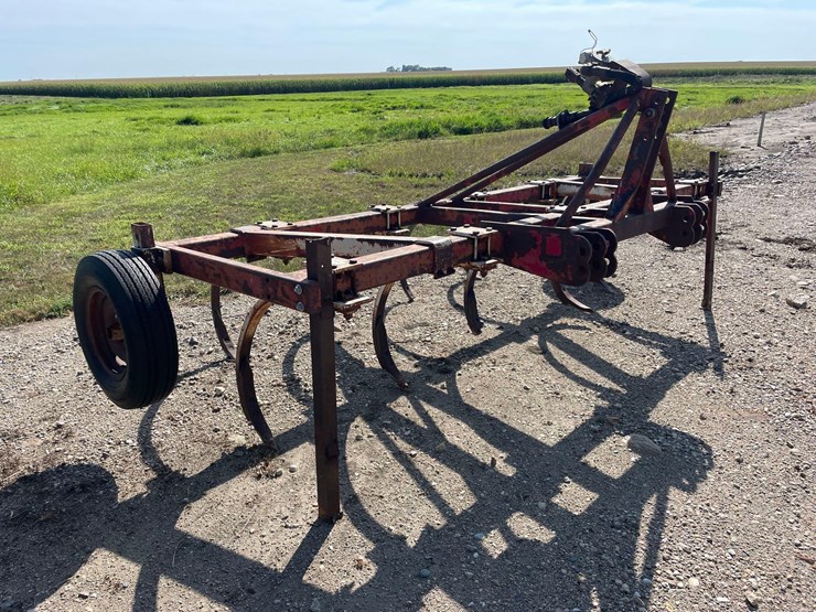 12ft-chisel-plow-image-1