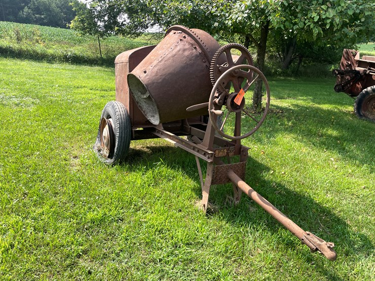 #5480-•-agc-3-1/2-s-gas-powered-cement-mixer-image-2