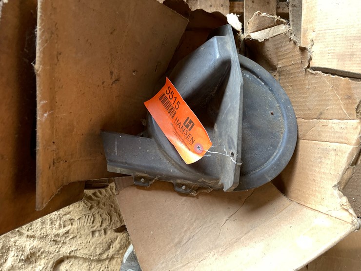 #5515-•-(6)-john-deere-seed-meters-image-2