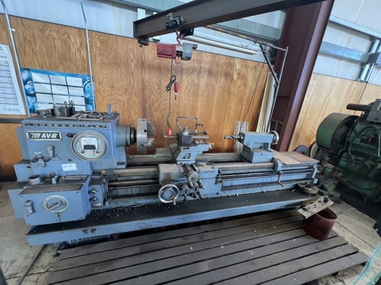 lodge-&-shipley-avs-2013-17-lathe-image-2