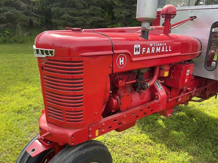 1948-farmall-h-with-automatic-cab-image-12