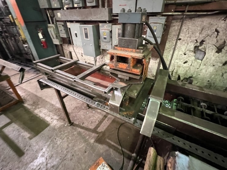 purlin-roll-forming-line-system-image-10