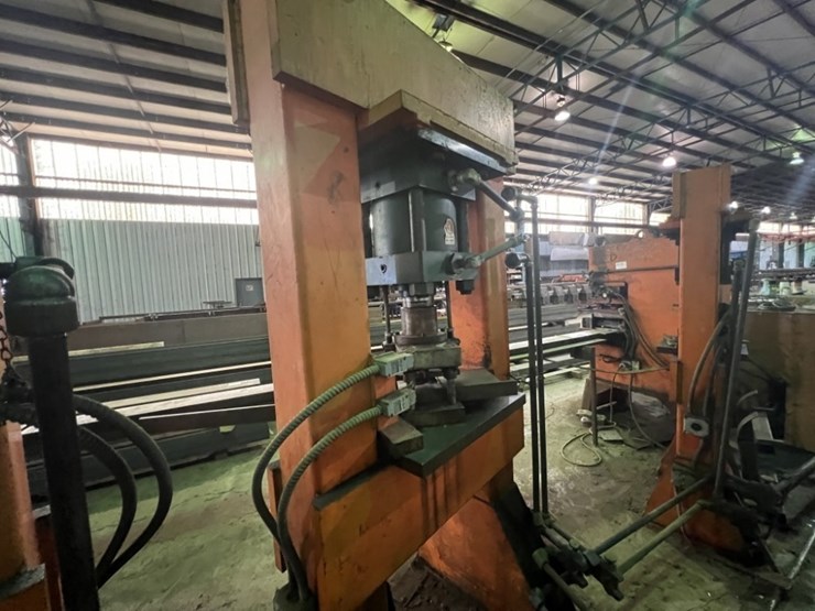 hydraulic-double-end-punch-machine-image-6