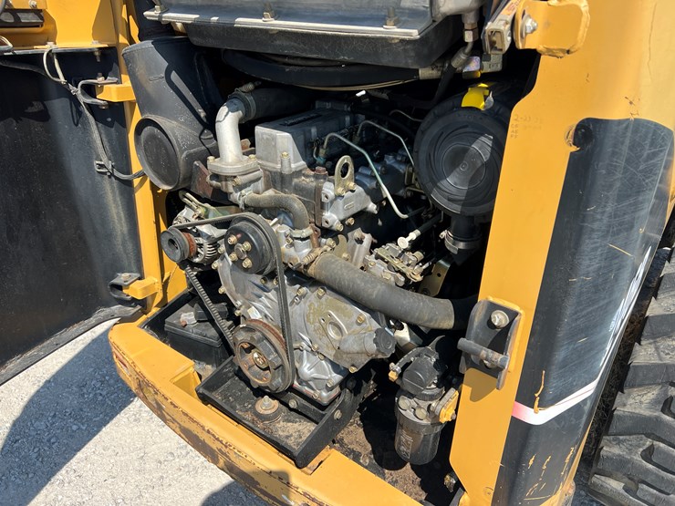 caterpillar-246b-image-9