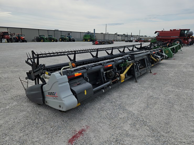 2012-agco-9250-image-10