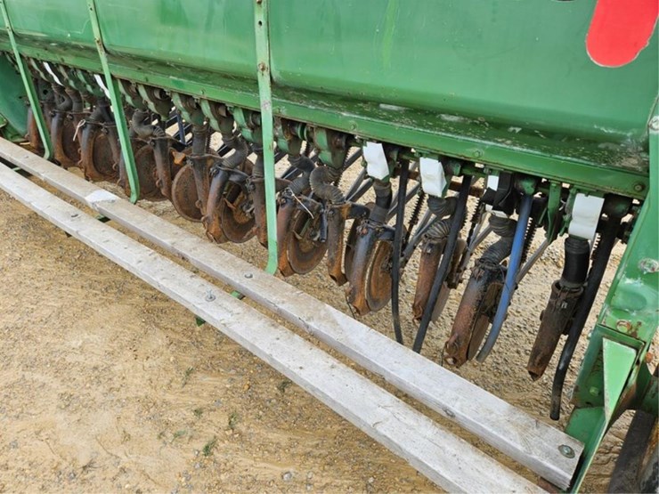 john-deere-8100-image-21