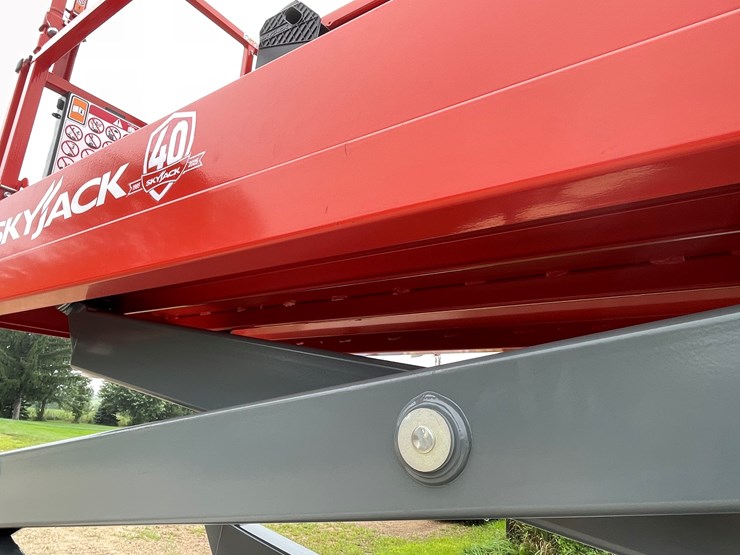 #126-•-2025-skyjack-sj3220e-scissors-lift-image-37