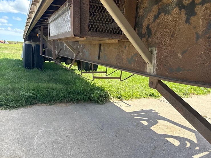 2000-utility-97-1/2-inch-x-48ft-spread-axle-flatbed-semi-trailer-image-5