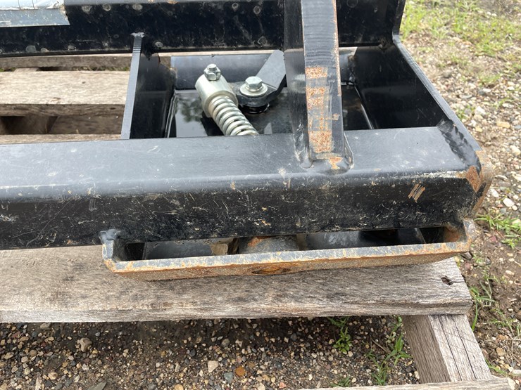 #212-•-genie-telehandler-skid-steer-mount-adapter-plate-image-9