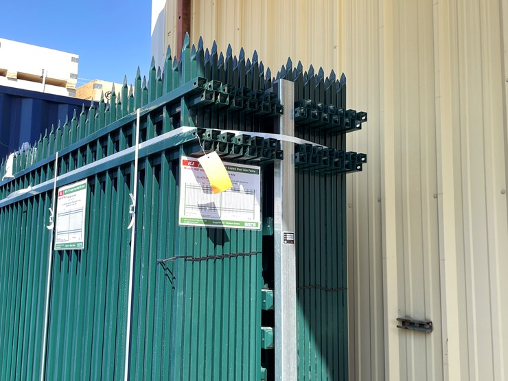 #4010-•-powder-coated-steel-site-fence-image-13