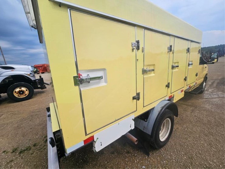 2019-ford-e450-image-5