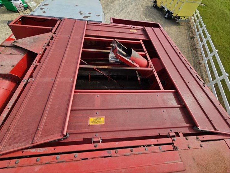 massey-ferguson-8570-image-34