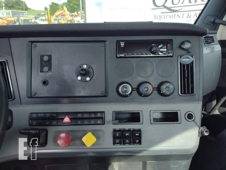 2018-18-freightliner-cascadia-truck-tractor^title^-9514-image-9