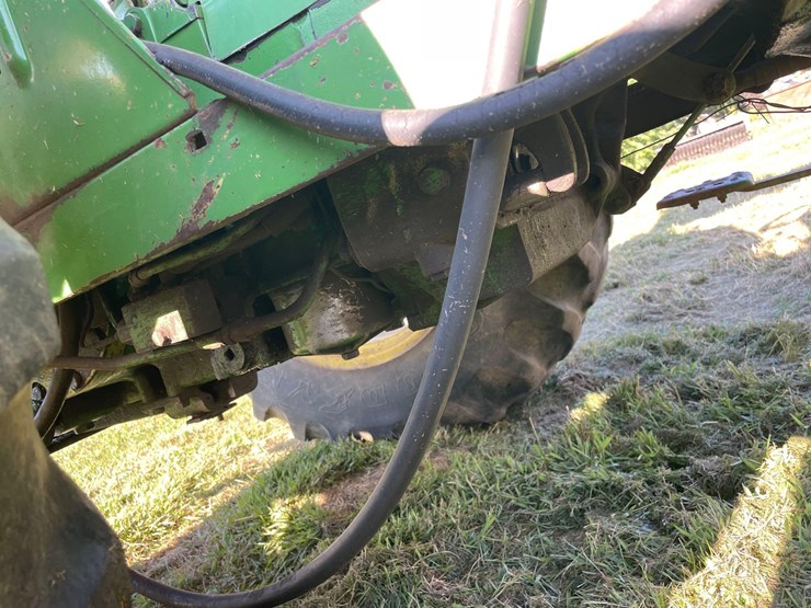 john-deere-2040-image-36