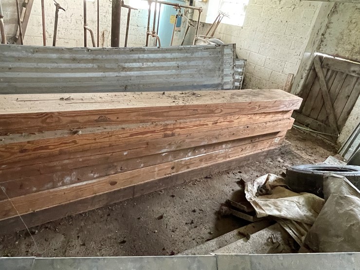 #5542-•-(11)-wood-beams-image-3