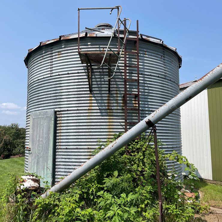 #5488 • Circle Steel Corp Grain Bin