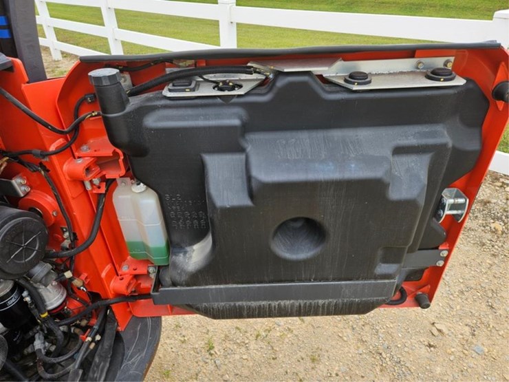 kubota-ssv75-image-15