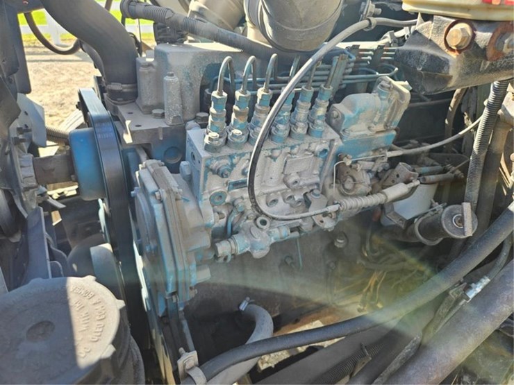 #385-•-1996-ih-4900-crew-cab-dump-truck-image-11