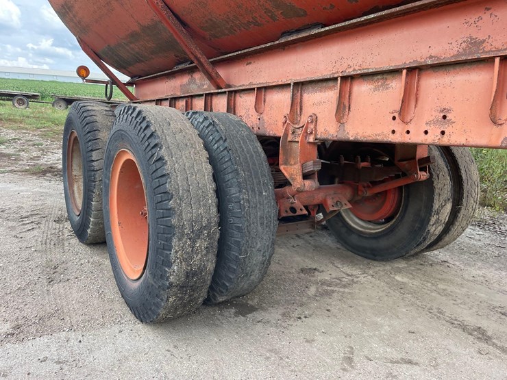 shop-built-10,000-gallon-manure-tank/running-gear-image-23