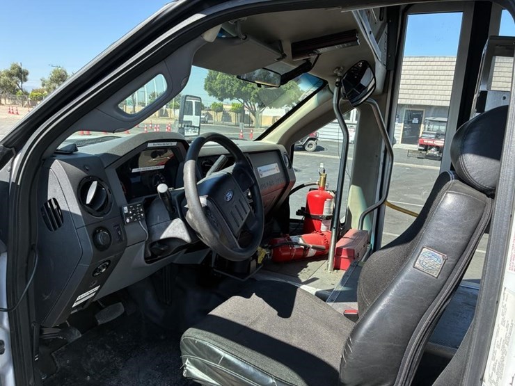 2016-ford-f550-image-10