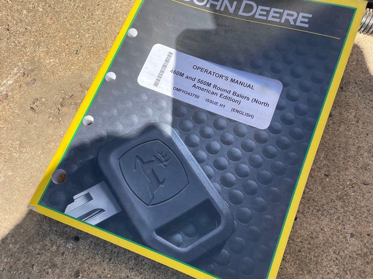 2021-john-deere-560m-image-47